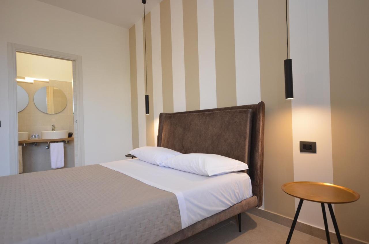 Hotel Cala Di Ponente à Castelluzzo Extérieur photo