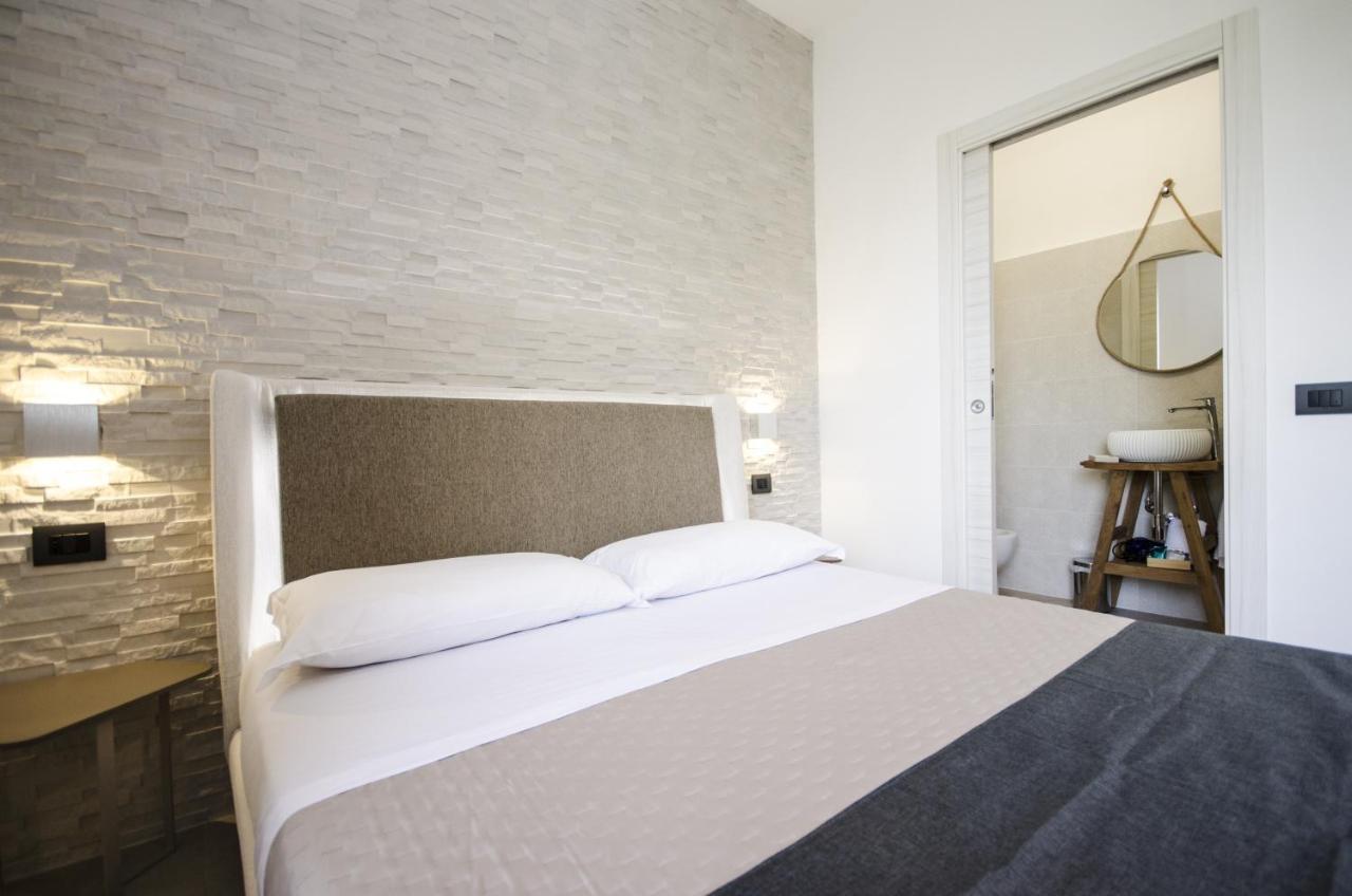 Hotel Cala Di Ponente à Castelluzzo Extérieur photo