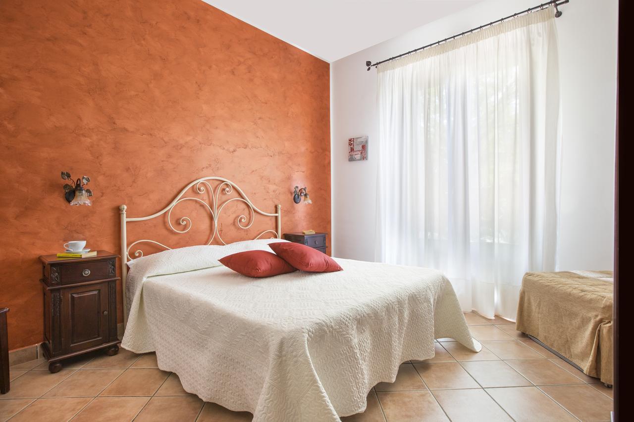 Hotel Cala Di Ponente à Castelluzzo Extérieur photo
